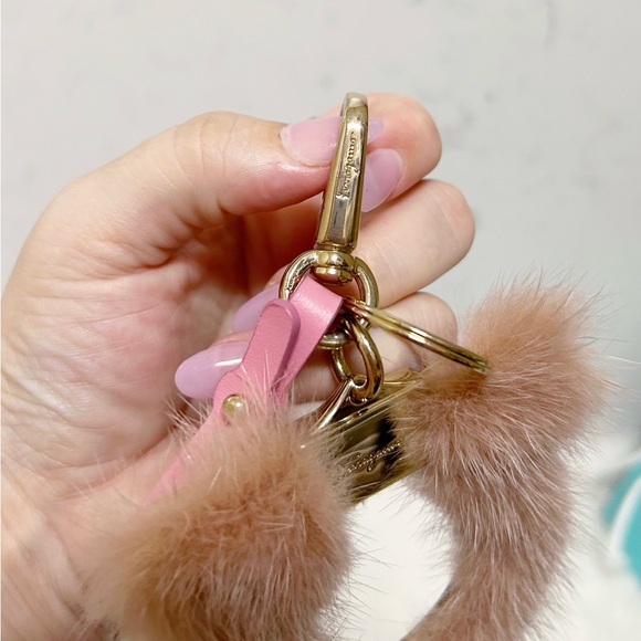 Authentic Salvatore Ferragamo RARE / HTF Antique Rose & Pink Fur Logo Bag Charm - Picture 5 of 11